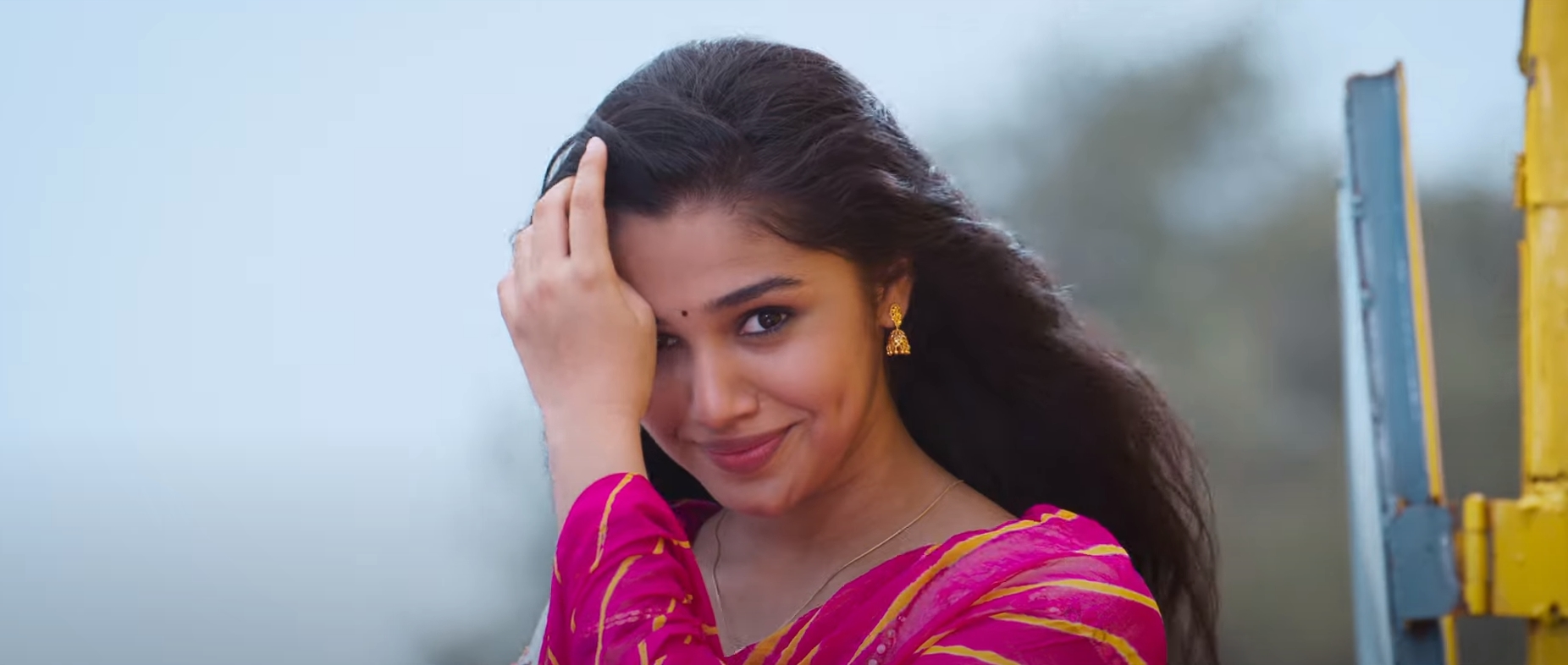 Uppena Heroine Krithi Shetty Images (1)