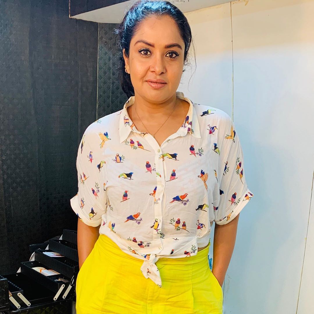Actress Pragathi aunty Photo gallery