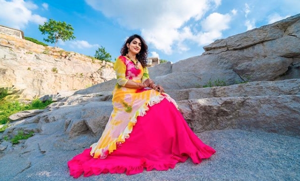 Adirindi Anchor Sameera Sherief latest images