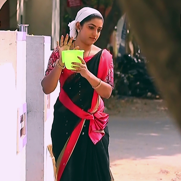 Adirindi Anchor Sameera Sherief serial images 