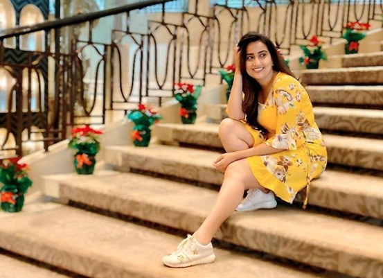 Anchor Manjusha PICS