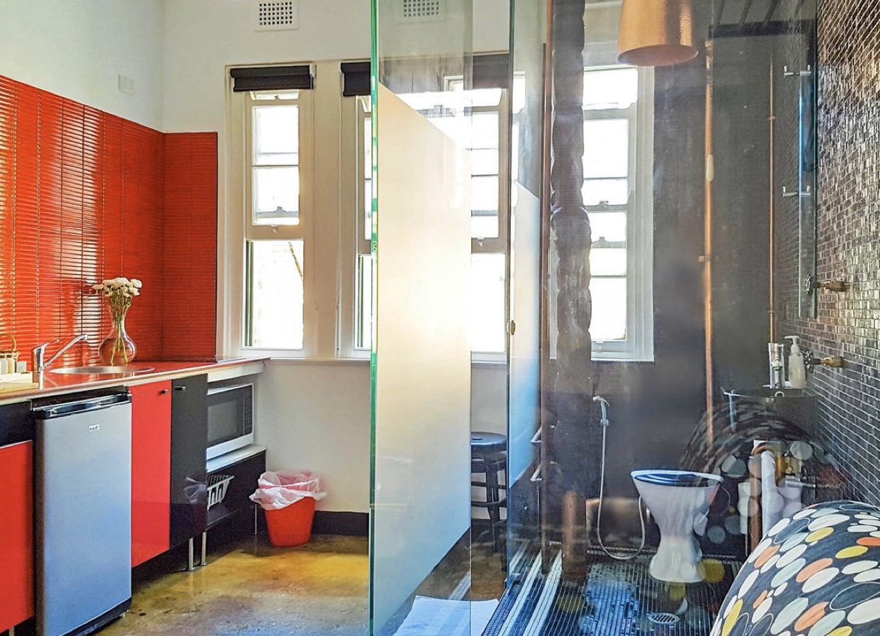  Bizarre Apartment With Toilet In The Kitchen