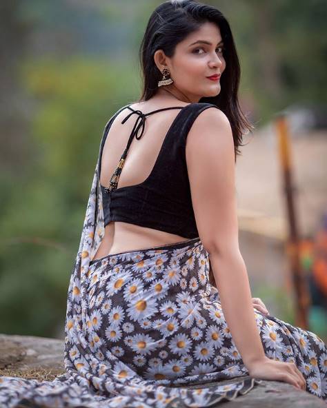Kalpika Ganesh Iatest images