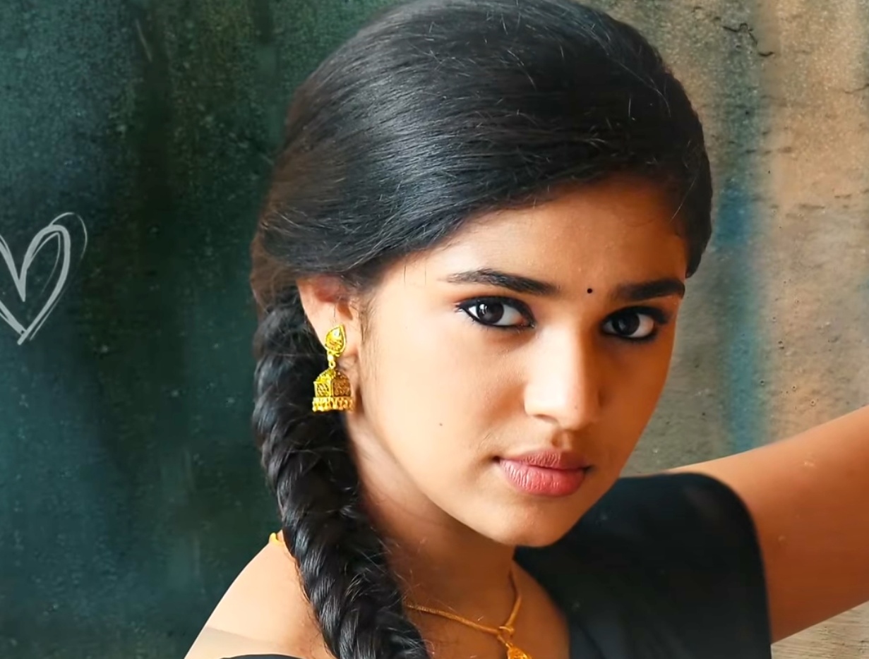 Uppena Heroine Krithi Shetty Images