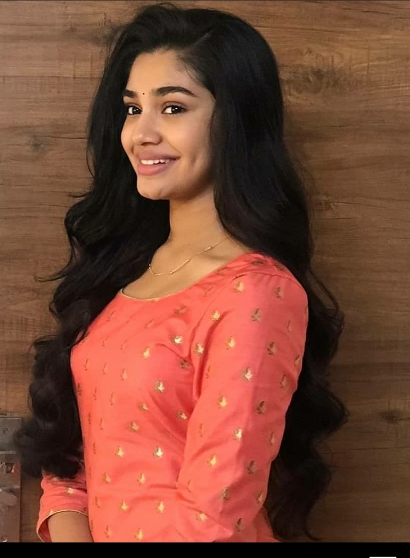 Krithi Shetty HD images