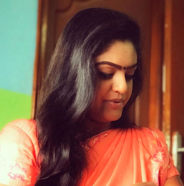 Karthika Deepam Serial Deepa Pics 