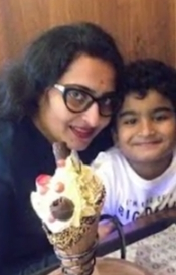 karthika deepam soundarya family photos