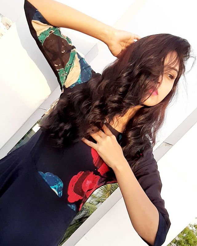 adirindi actress satya sri photos and gallery