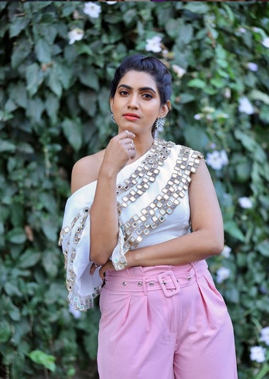 Adirindi Anchor Sameera Sherief latest pics