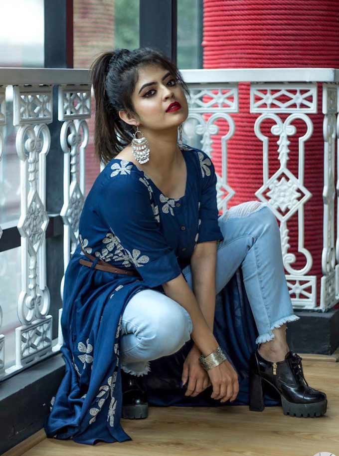 Telugu Serial Amrutha Varshini Actress Mansi Joshi Images