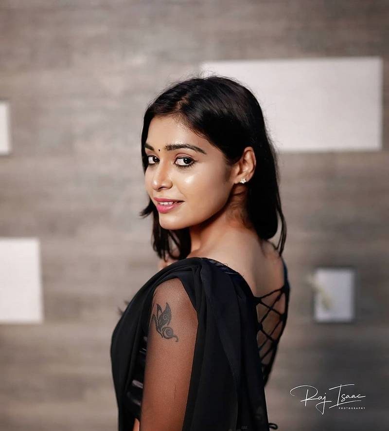 Actress Dharsha Gupta Images