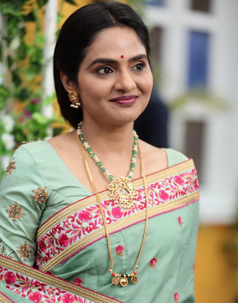 heroines acted in mother roles in second innings