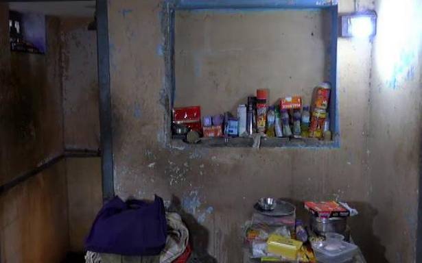 siblings locked in a room for ten years 