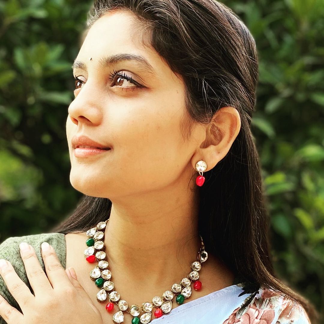Telugu Tv Actress Karuna Images