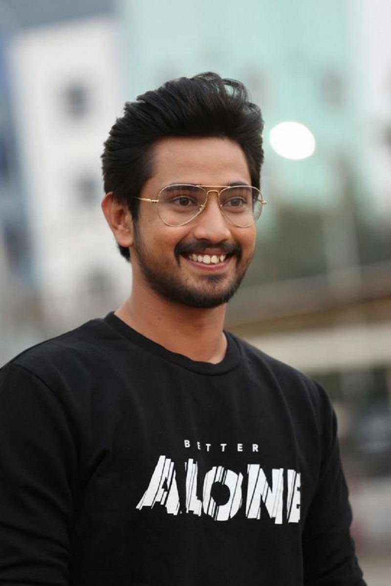 bachelor heroes in tollywood
