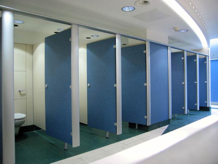 reason behind the doors of public toilets does not reach the floor