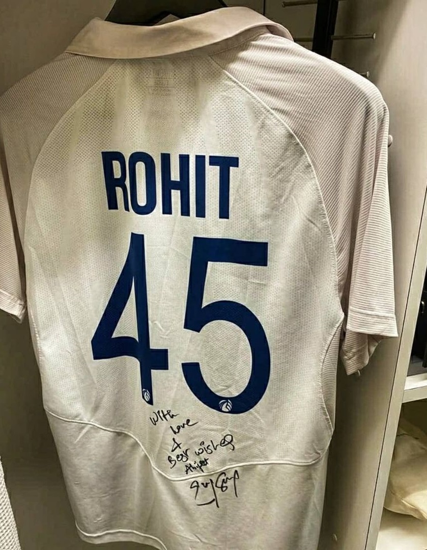 rohit sharma gift to bigg boss abijeet