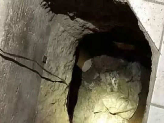 tunnel in bedroom