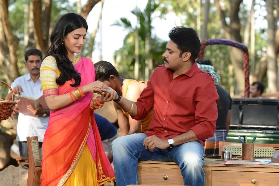 13 Pawan Kalyan – Shruti Haasan