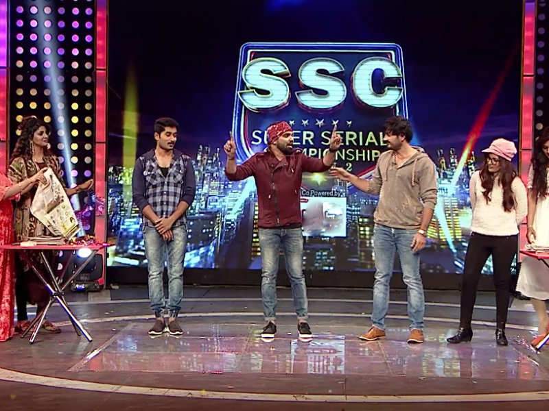 age of telugu anchors