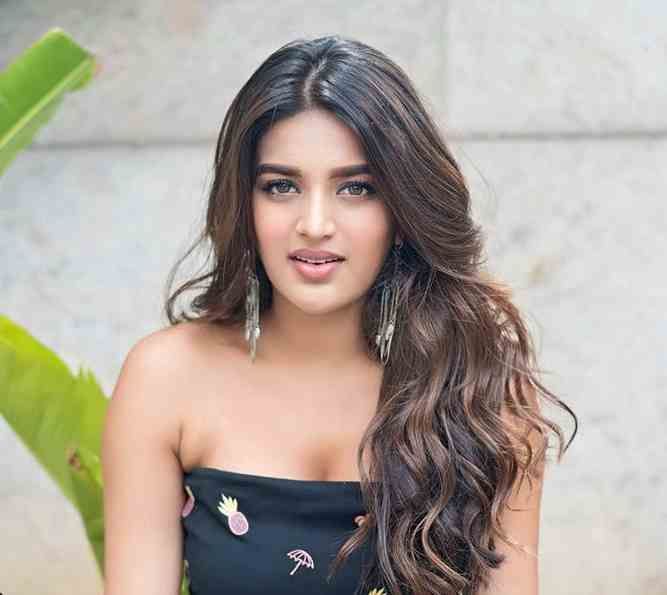 nidhi agarwal