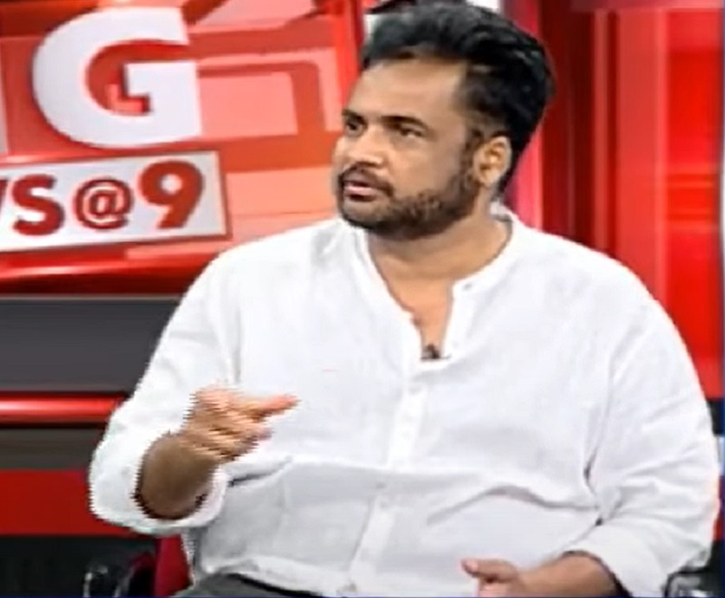 sivaji comments on anasuya and suma