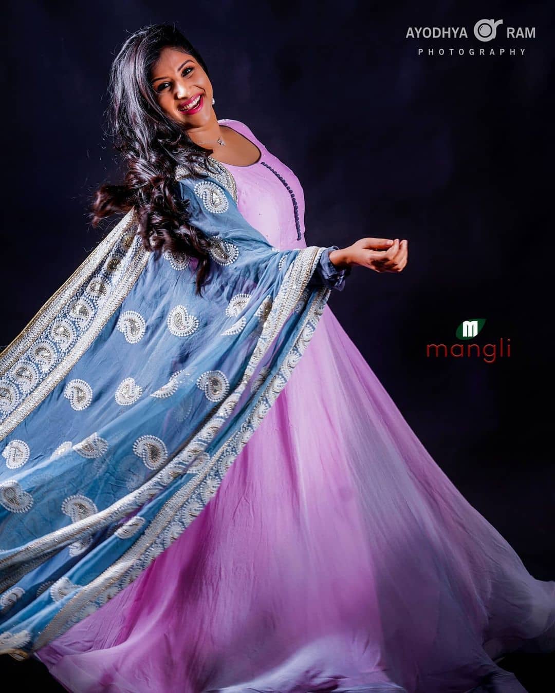 Singer-Mangli-Photos