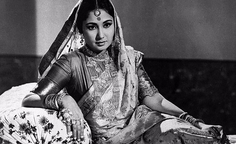 meena kumari left hand