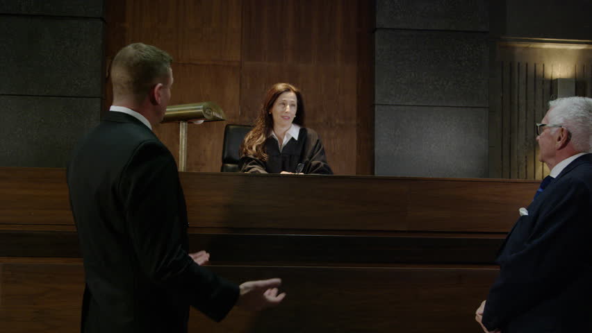 Difference between lawyer and advocate