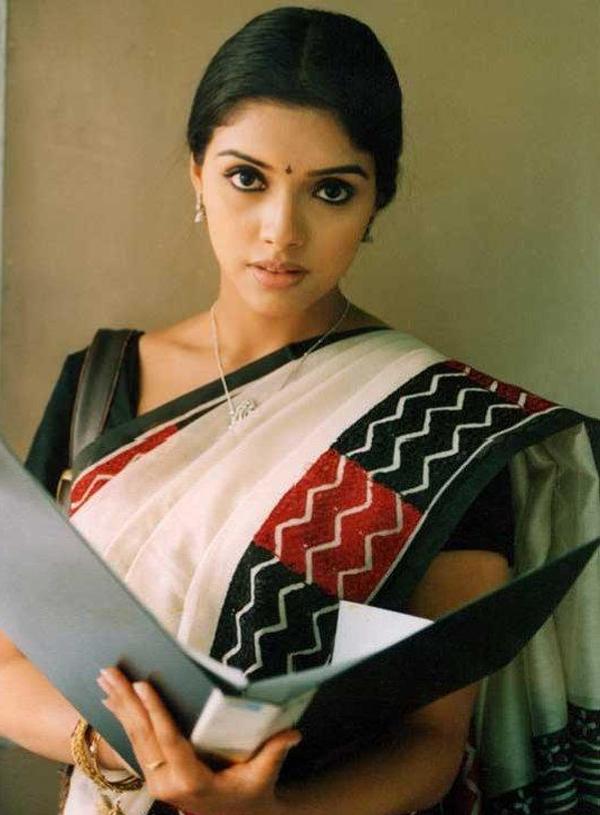 Heroines who played lecturer roles