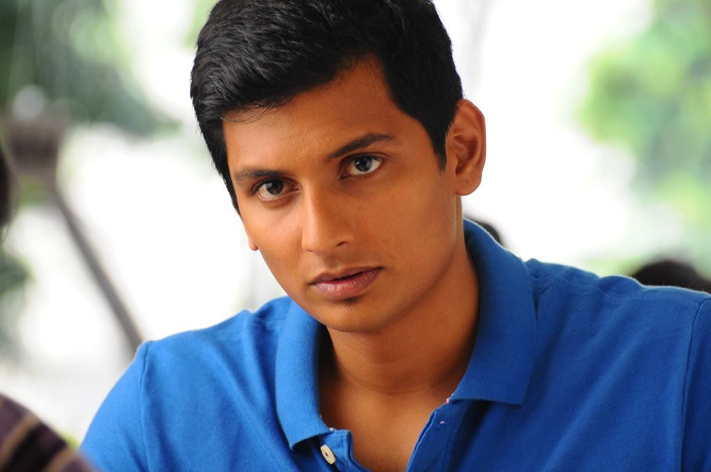 Non regional heroes who are famous in Telugu industry