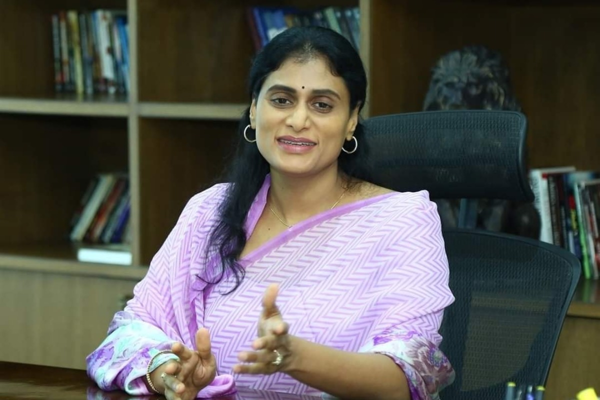 ys-sharmila-fires-on-cm-kcr