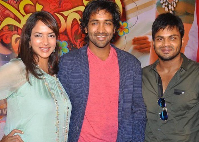 Actor siblings born from another mother