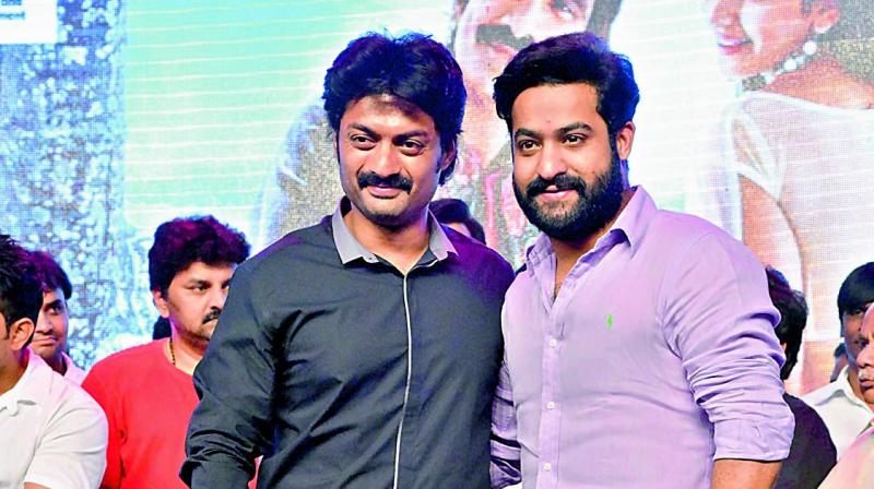 Actor siblings born from another mother