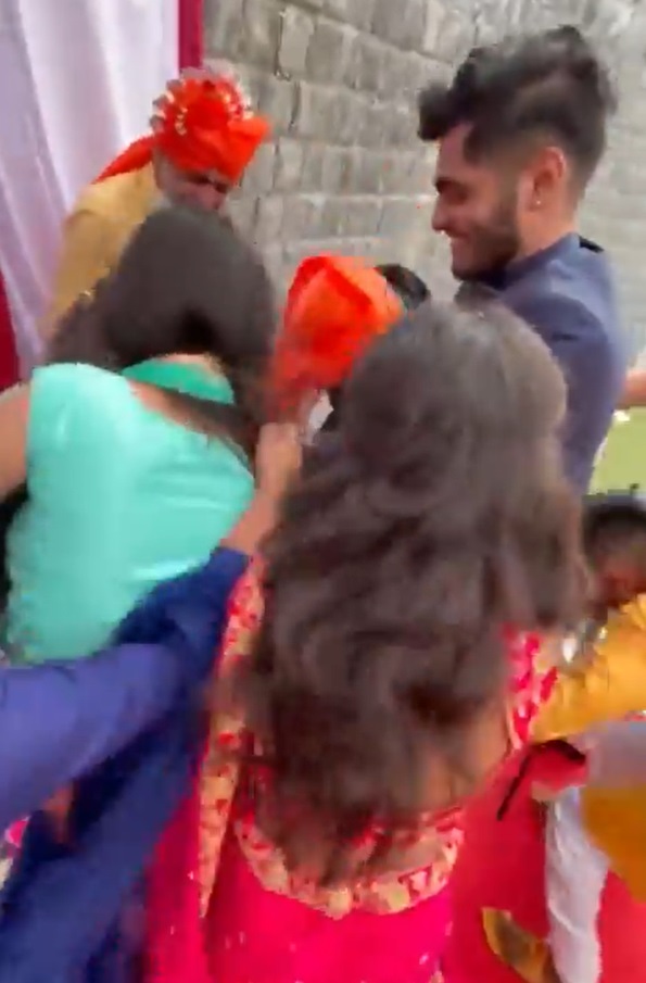 Sister in law fighting for groom shoes video going viral