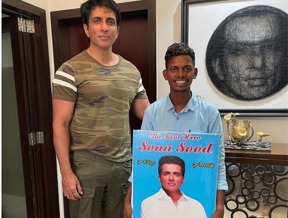 Venkatesh walks 700 km to meet Sonu Sood