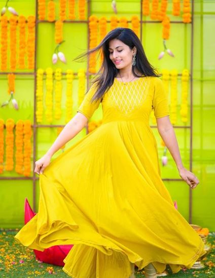 2 anchor prathyusha