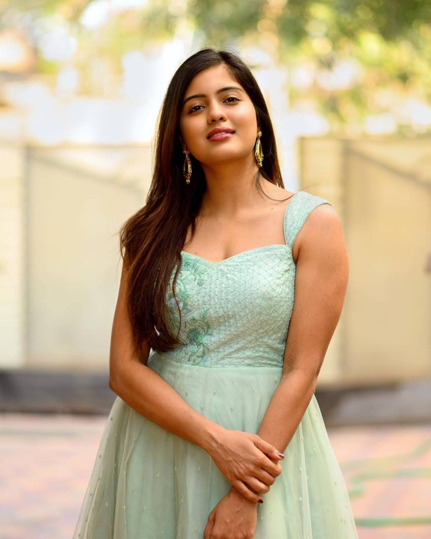 Heroine Amrita Iyer bag went viral on social media