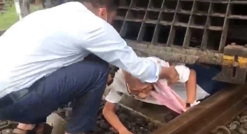 Loco pilot halts train to save an old man in Mumbai