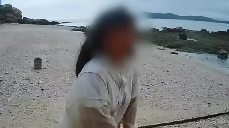 Parents dumped their daughter in deserted island
