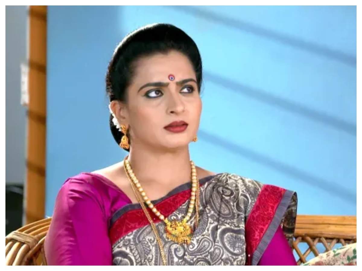 Reason behind Archana Ananth not seen in Karthika deepam serial