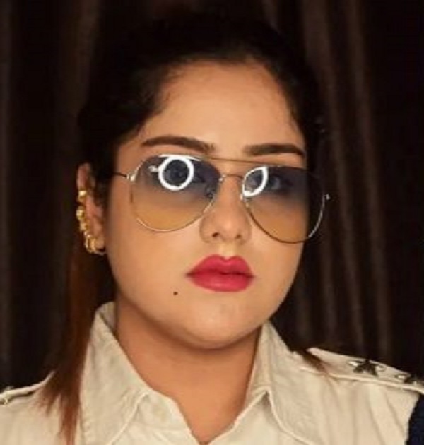 Women in Kolkata fakes herself as a police officer