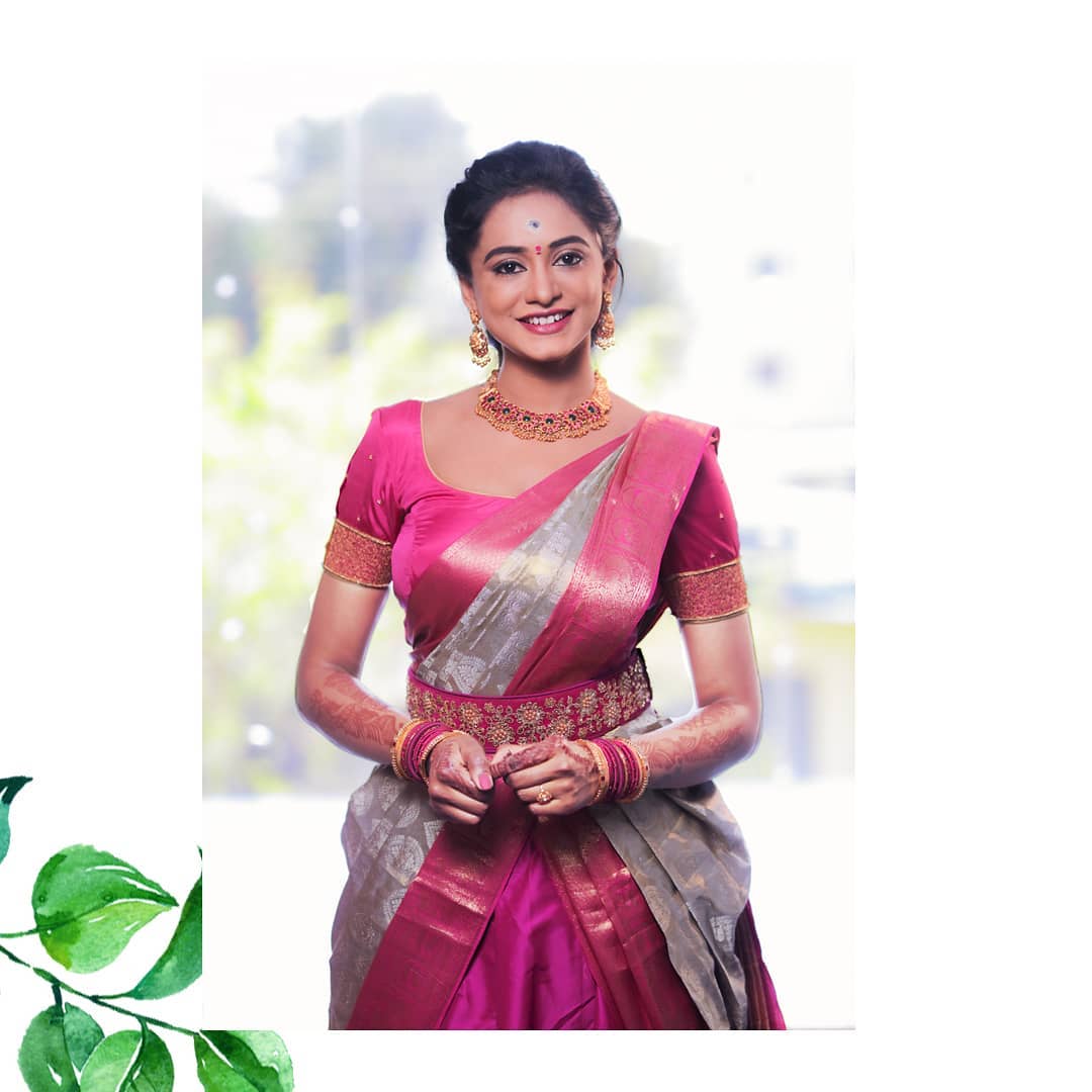 Actress Chandana Shetty Images