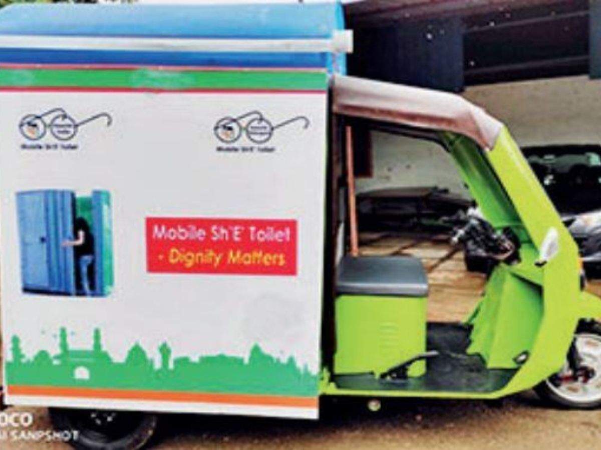 mobile toilets 3