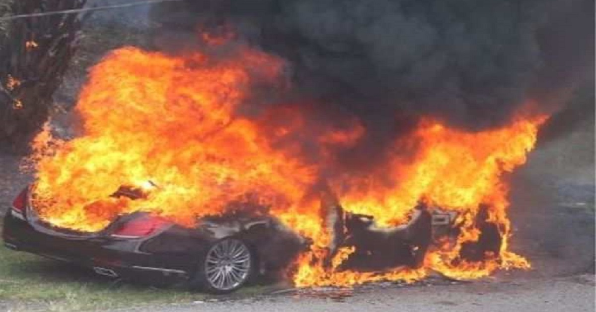 a man burns his car in guntur
