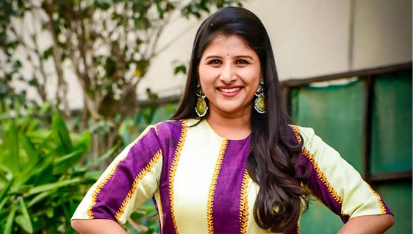 singer mangli 4