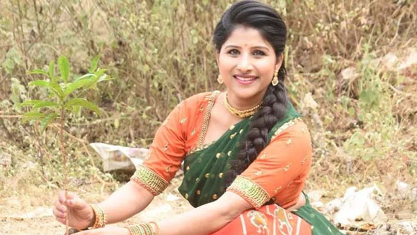 singer mangli 5