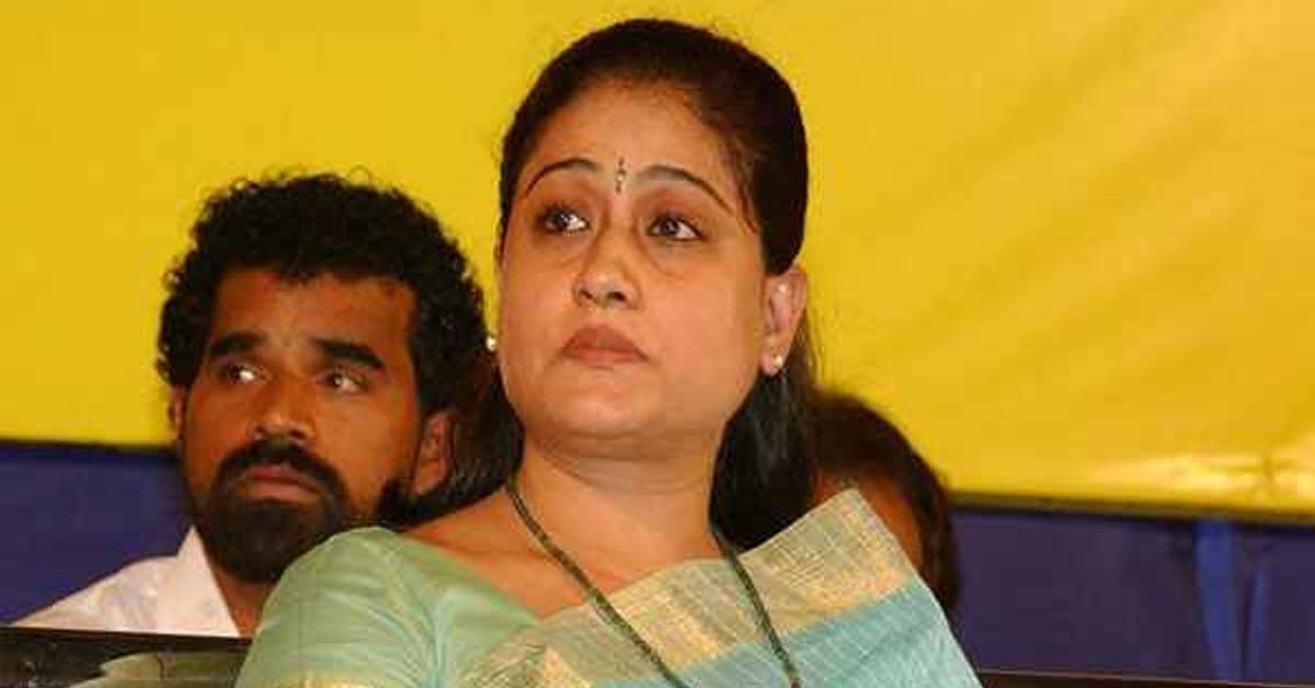vijay-shanthi-slams-kcr