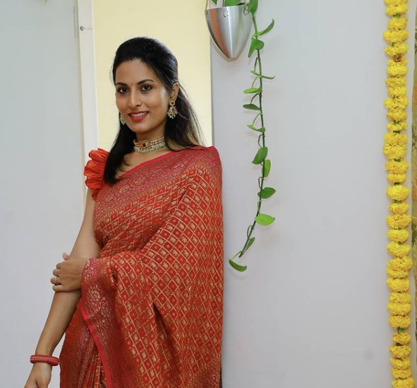 Bigg Boss 5 Telugu Contestant Tv9 Anchor Praythyusha