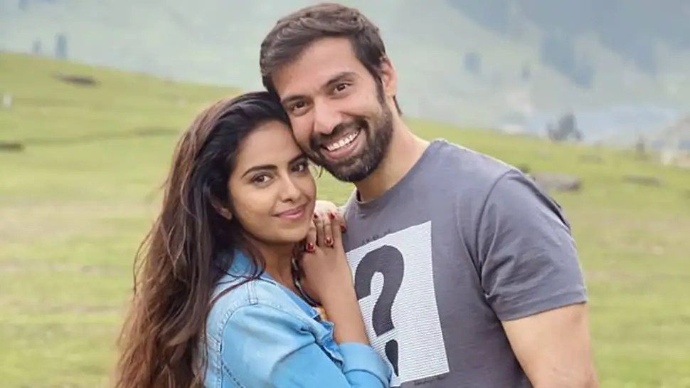 Couple who are dating but not married